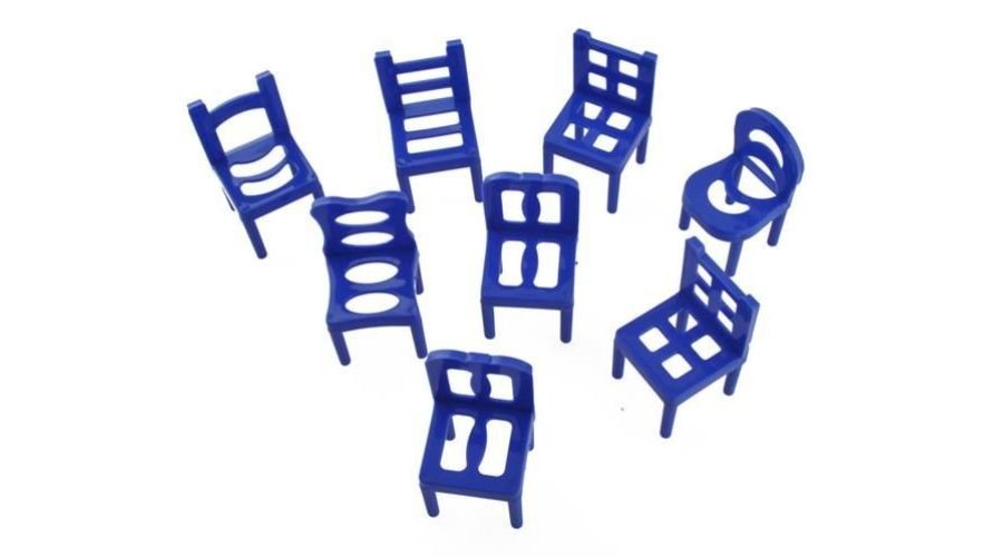 Песни для игры стульчики. Башенка из стульев. Игра башня из стульев. Падающие стулья игра. Настольная игра "стульчики".